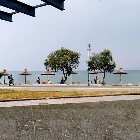 Apartment With 3 Rooms Just 1 Min From The Beach And Free Public Parking Peraía Exteriör bild