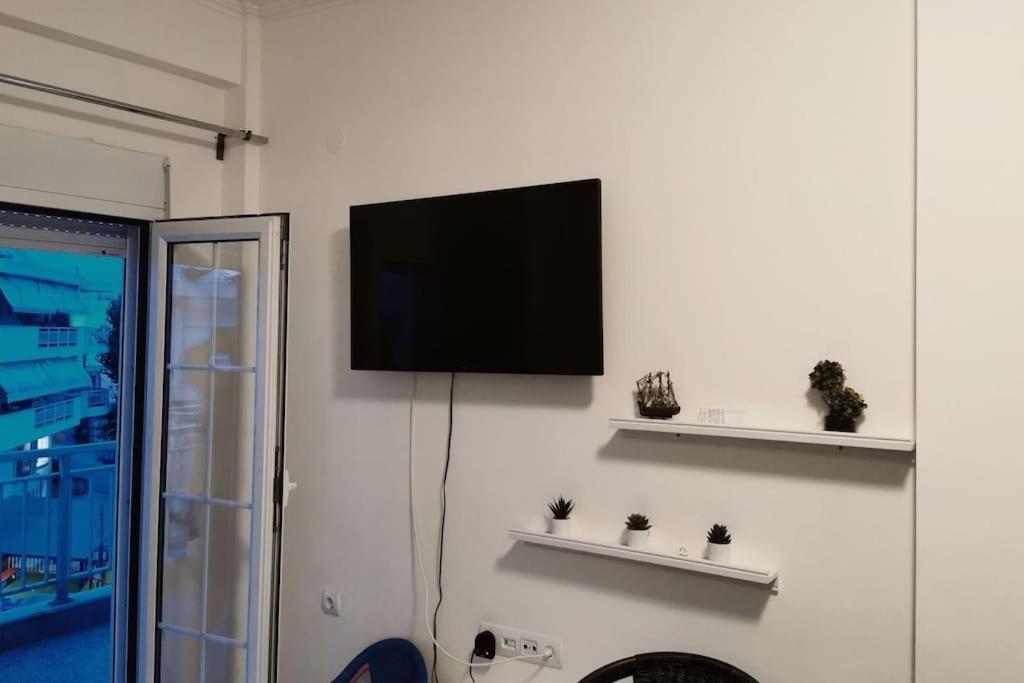 Apartment With 3 Rooms Just 1 Min From The Beach And Free Public Parking Peraía Exteriör bild