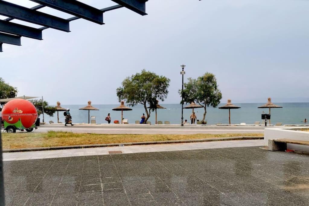 Apartment With 3 Rooms Just 1 Min From The Beach And Free Public Parking Peraía Exteriör bild