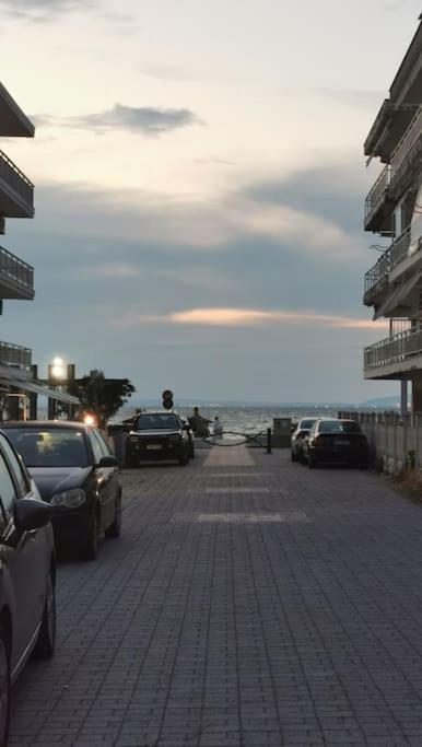 Apartment With 3 Rooms Just 1 Min From The Beach And Free Public Parking Peraía Exteriör bild